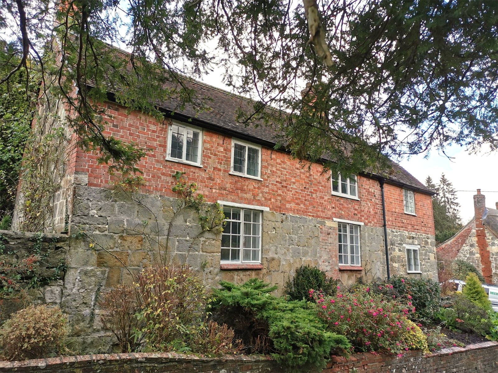 25 Milton, East Knoyle