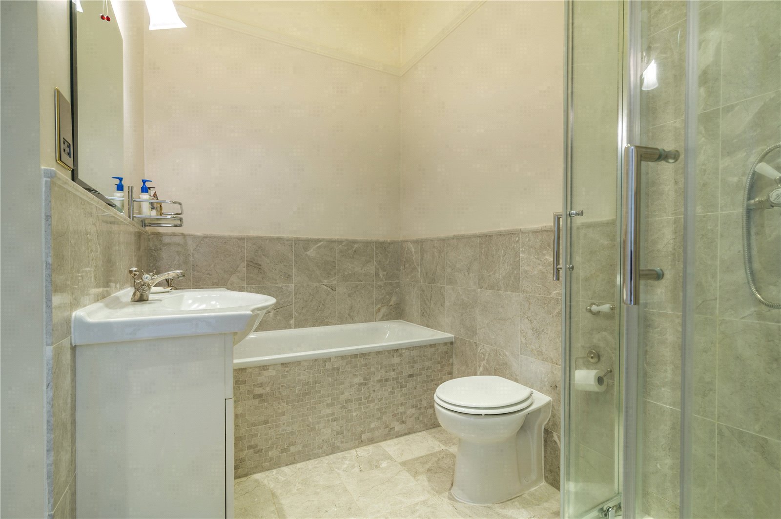 TSB250070_08.jpg TSB250070_08.jpg
