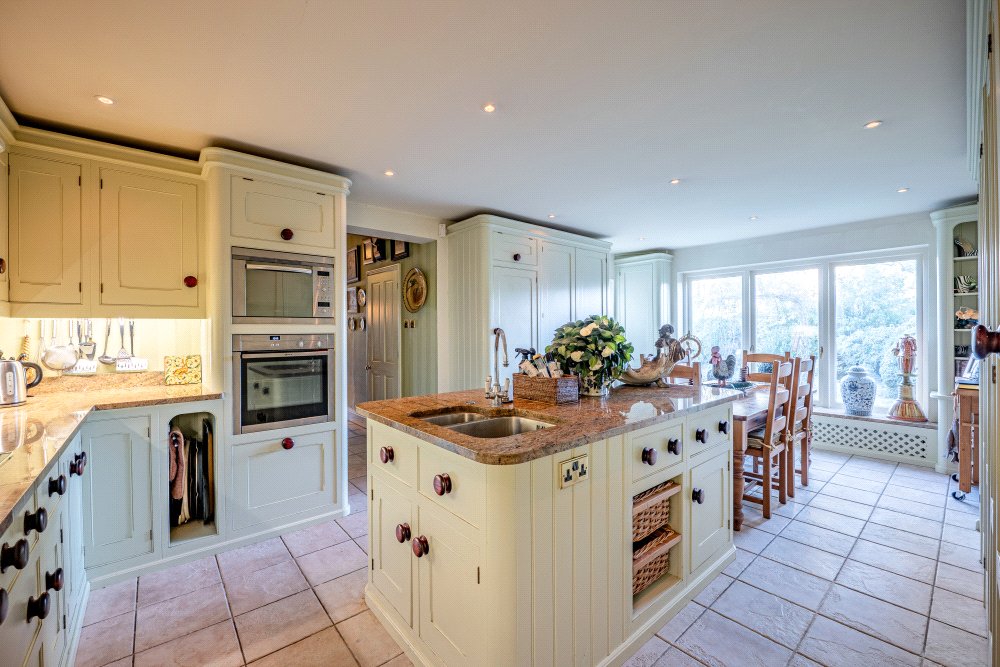 TSB250095_14.jpg TSB250095_14.jpg